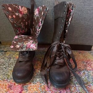 Floral Brown Lace-Up Dr. Martens Boots